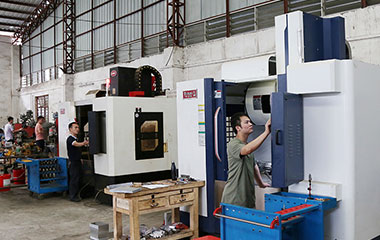 Многие из наших фабрик не имеют продавца и не знают английского.